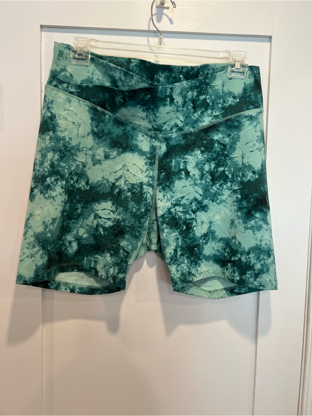 Old Navy Green Tie-Dye Extra High Rise Bike Shorts